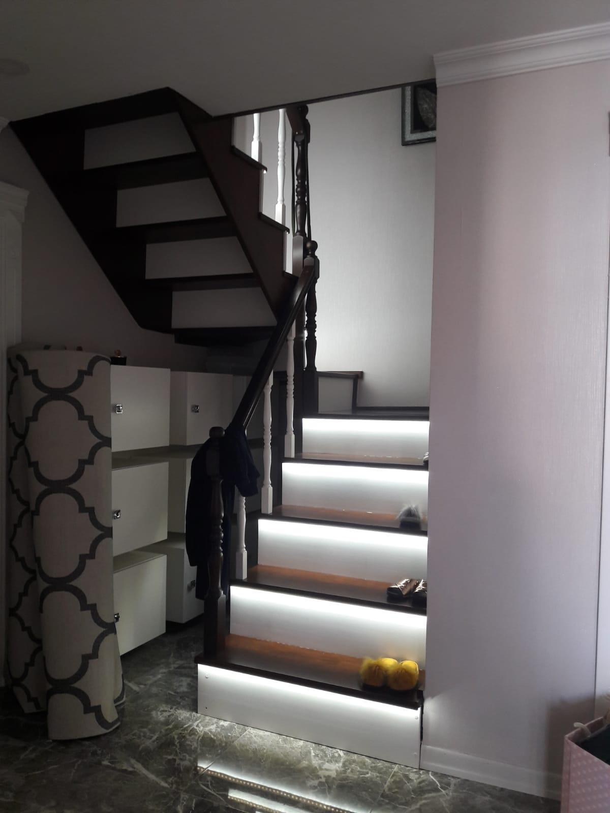 en kaliteli ahşap merdiven